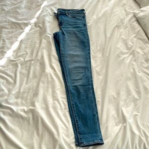 Light wash American eagle jeggings